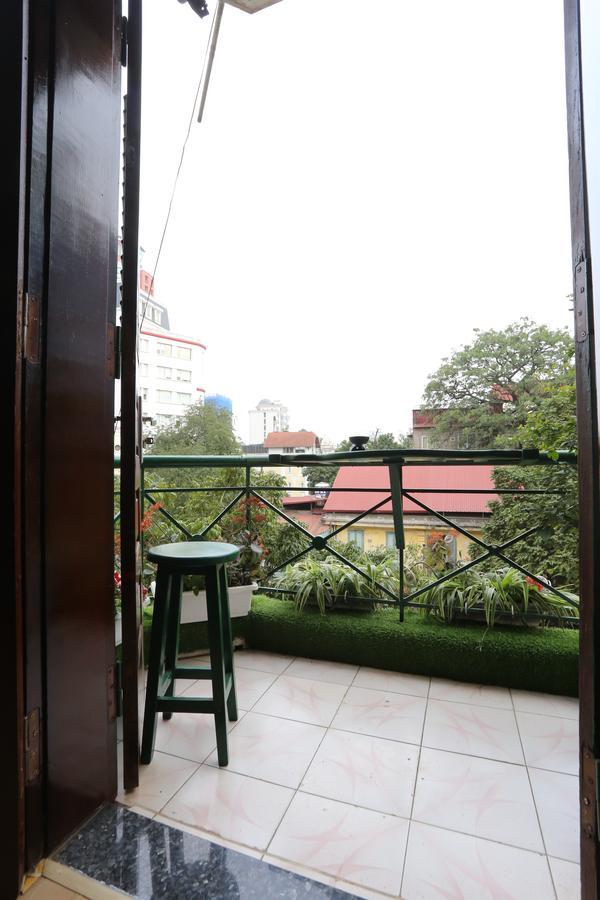 Tuti Lakeside Homestay Hanoi Exteriör bild